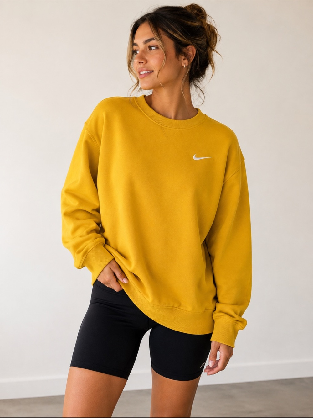#409 Nike Sportswear Yellow Gold Crewneck Sweatshirt L Embroidered Swoosh